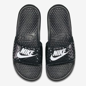 Nike Slides- brand new, taking all offers!!:)